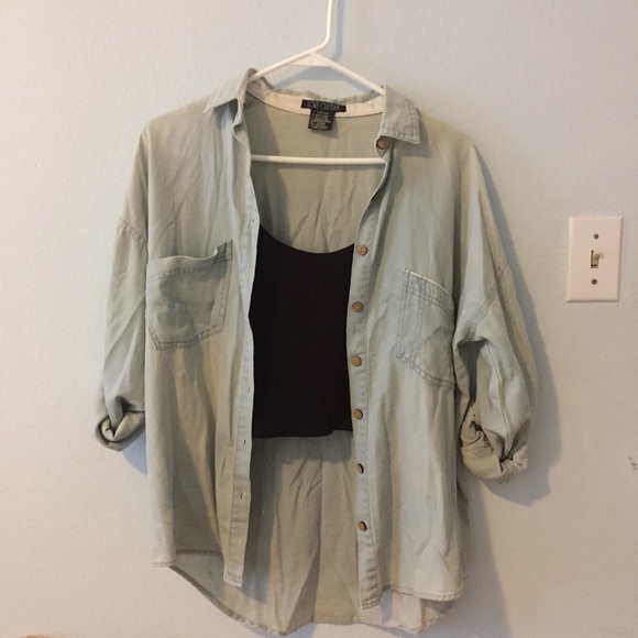 100% Cotton Light Wash Pocket Button Up Top - Picture 2 of 11